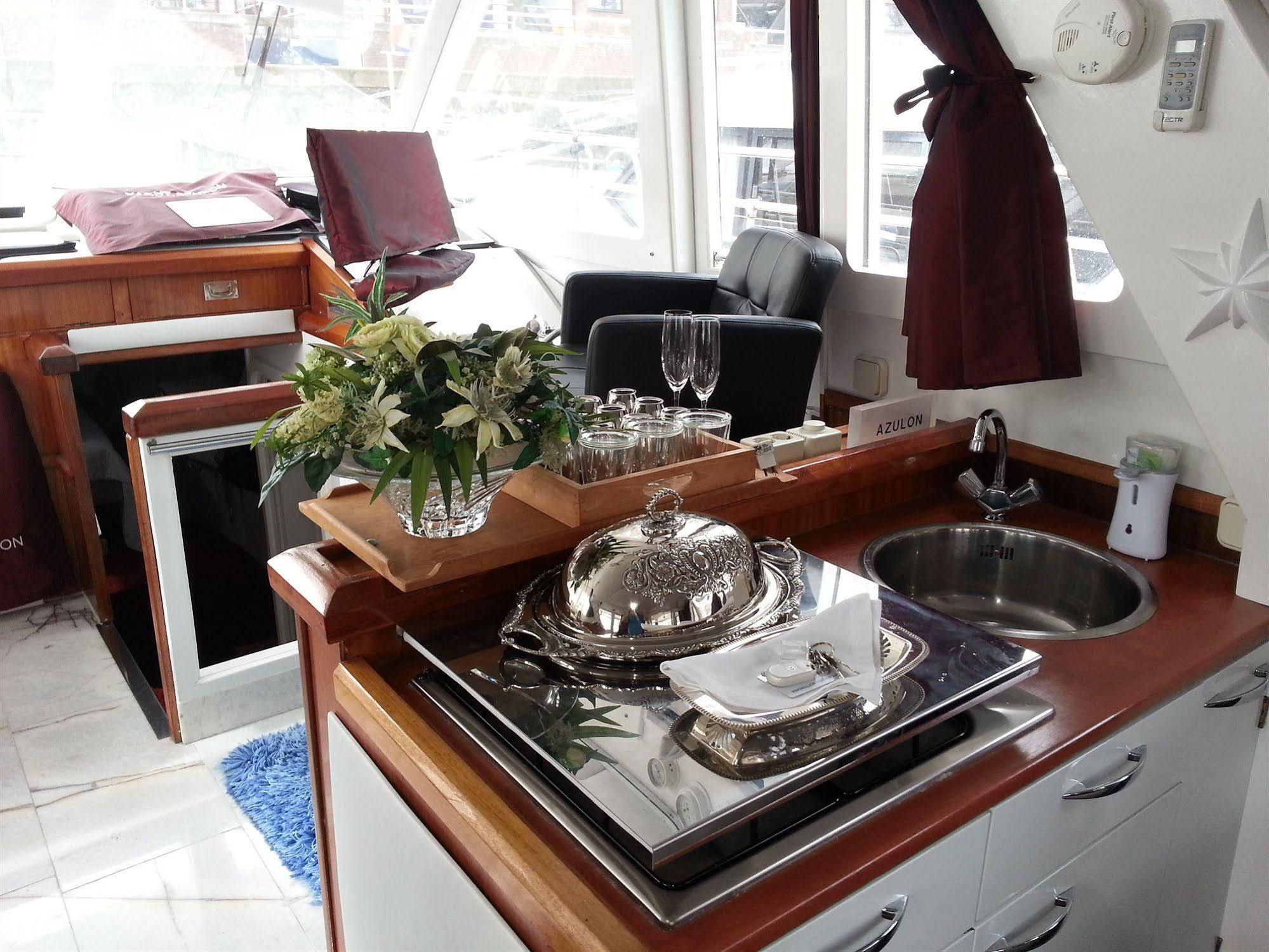 Maria Callas Yachthotel Rotterdam Kültér fotó